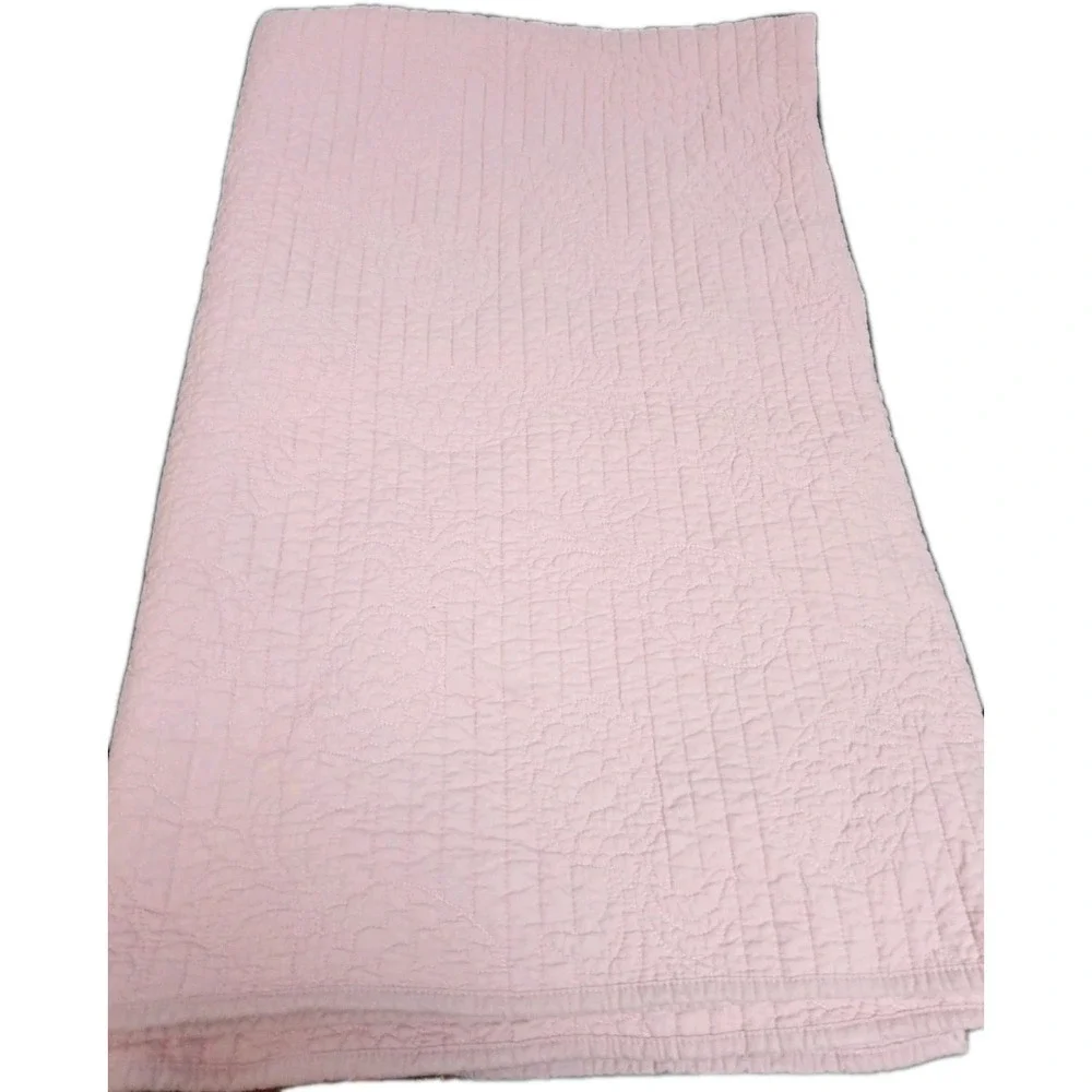 Pink Pineapple Crown And Ivy Twin Size Bedspread And One Pillow Case 100% Cotton